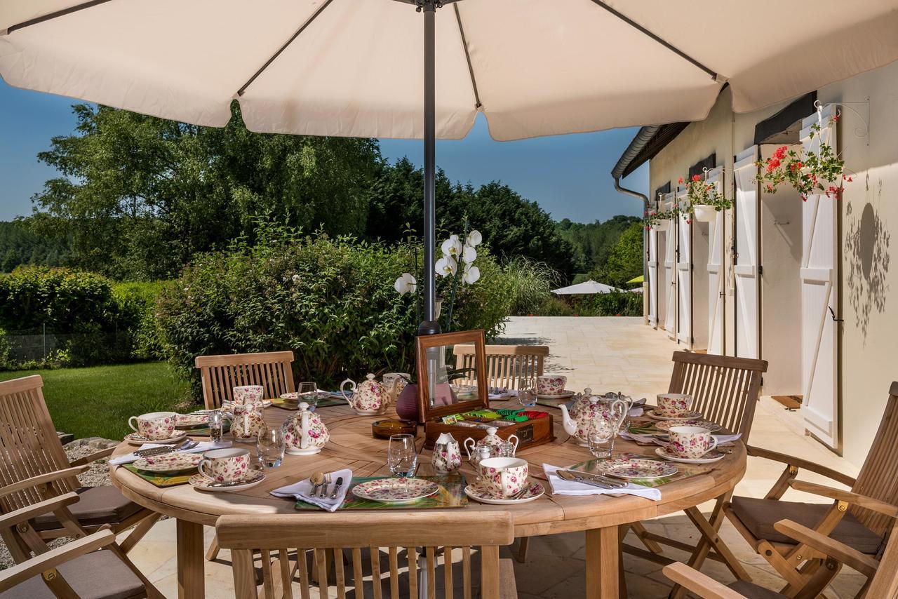 Bed and Breakfast Domaine Du Bois Des Anges Germigny-l'Eveque Exterior foto