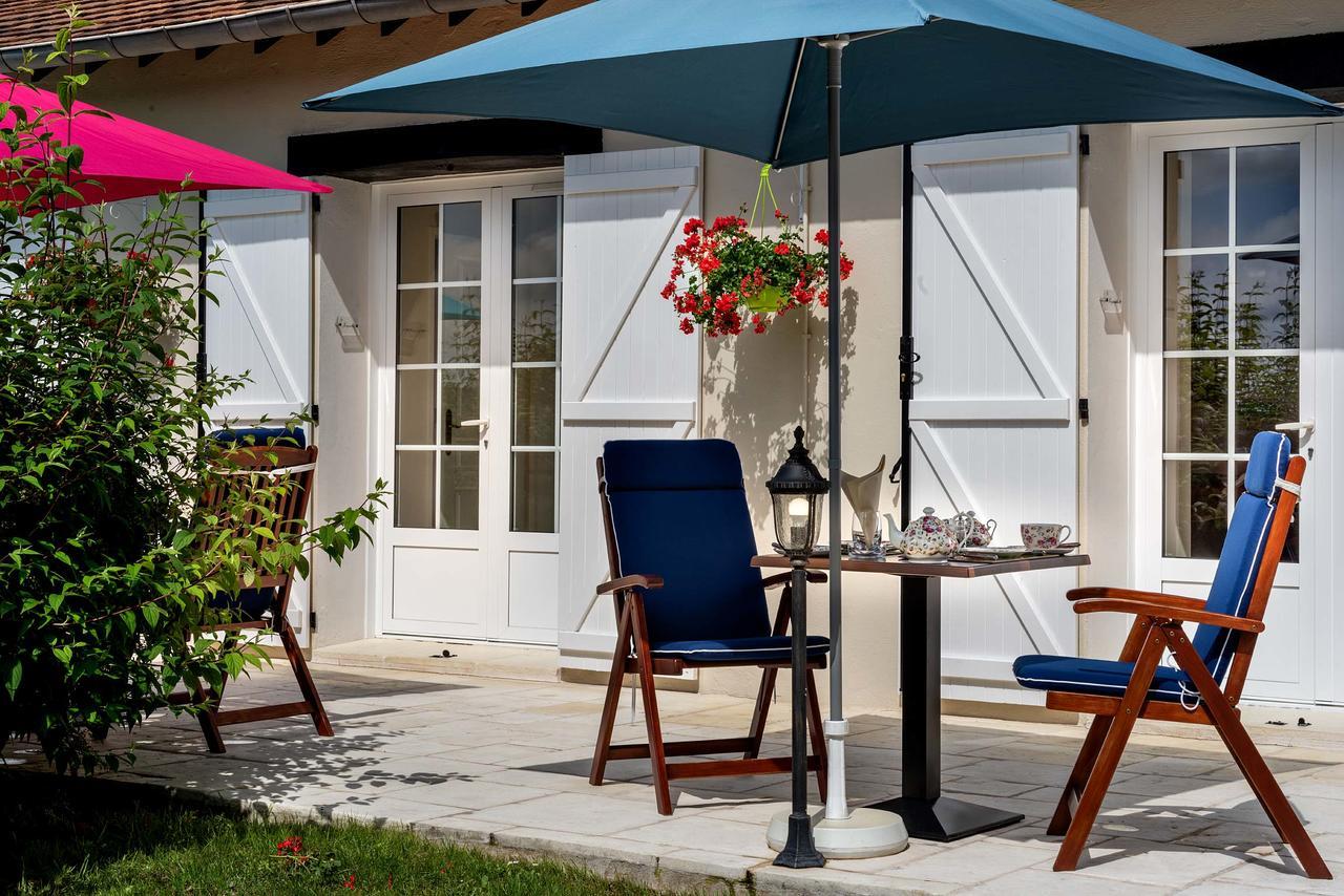 Bed and Breakfast Domaine Du Bois Des Anges Germigny-l'Eveque Exterior foto